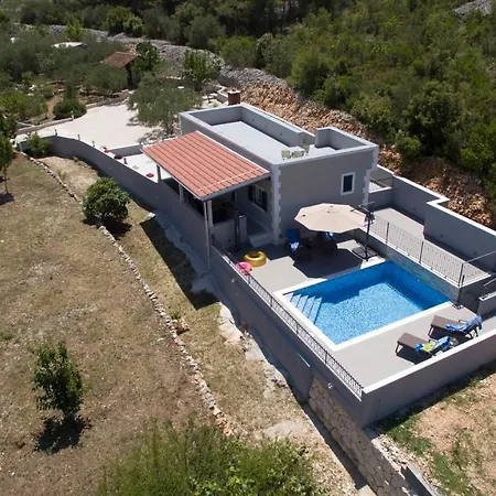 Villa Karolina *